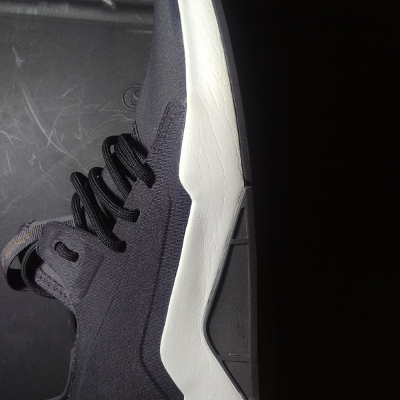 Shoes - Picture 6 of 9